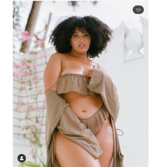 Laina Rauma Hooded Mesh Robe in Jungle - Picture 4 of 5